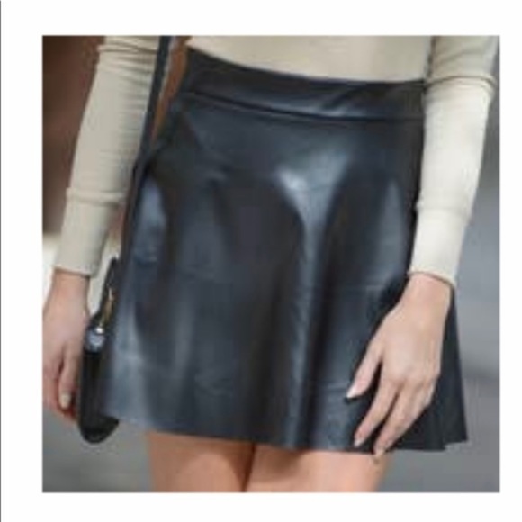 VEGAN LEATHER BLACK SKIRT - Picture 2 of 3